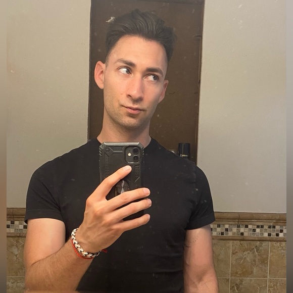 Meet your Posher, Giordan - Picture 1 of 3